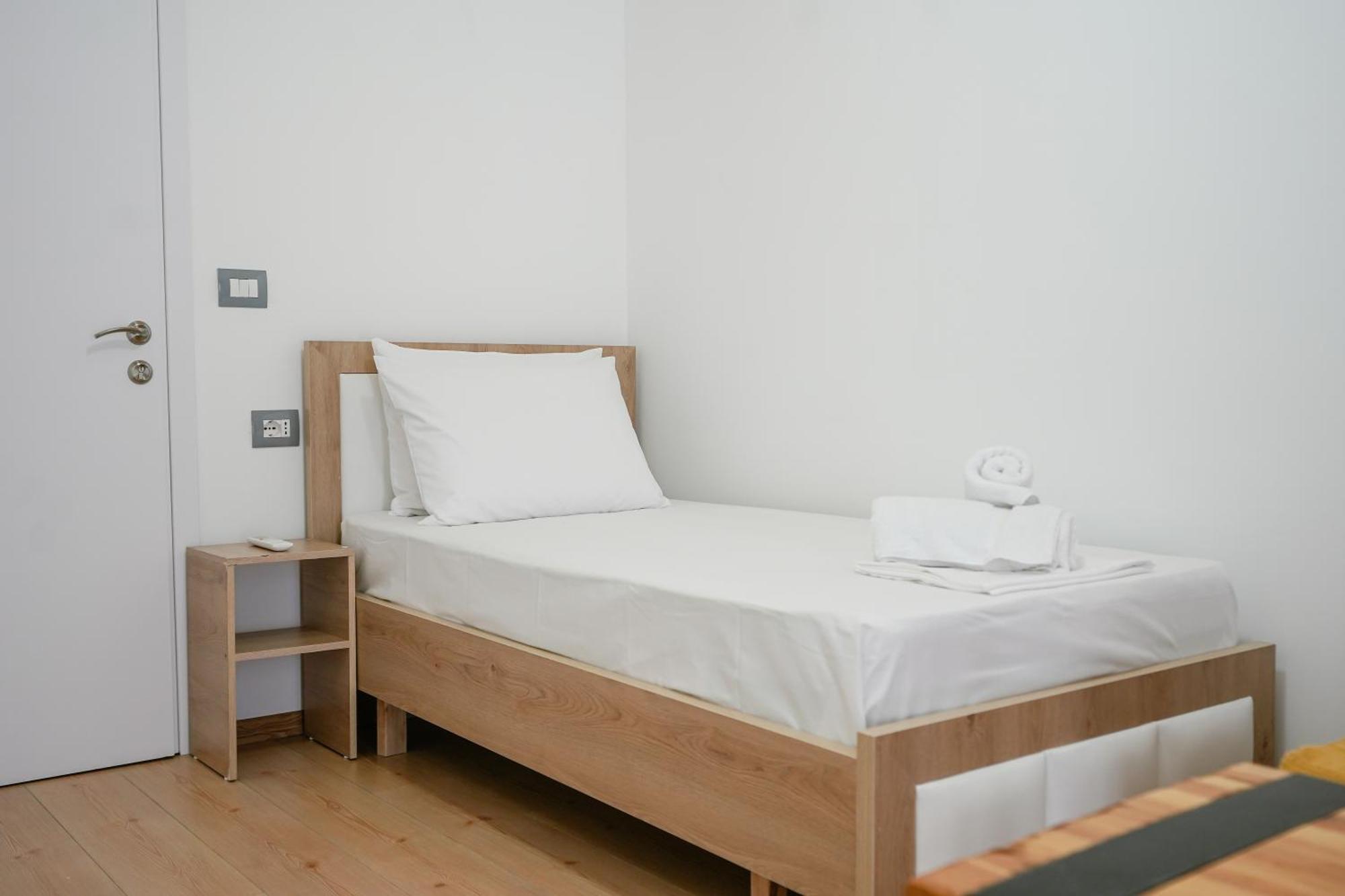 Ora Apartment Gjirokaster Exterior photo